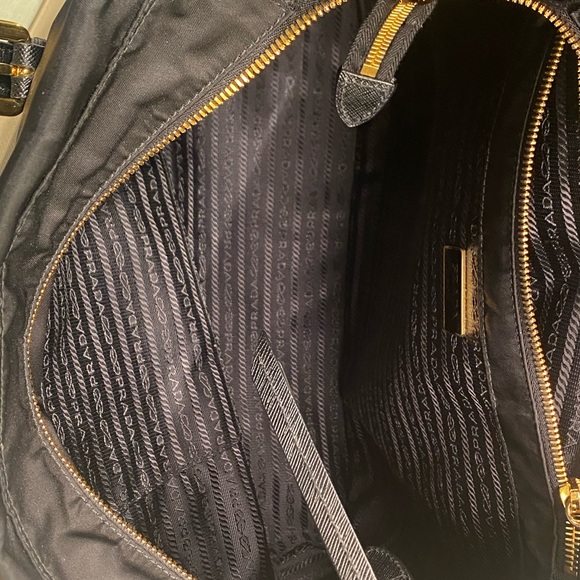 Prada tote - Picture 5 of 6
